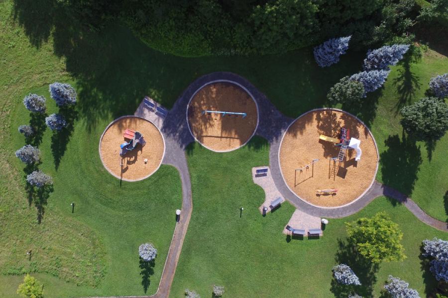 Playground installation in Austin: Captivating bird's-eye view of an exciting playground