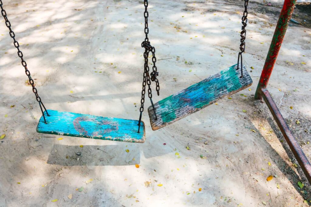 chain swings need maintenance